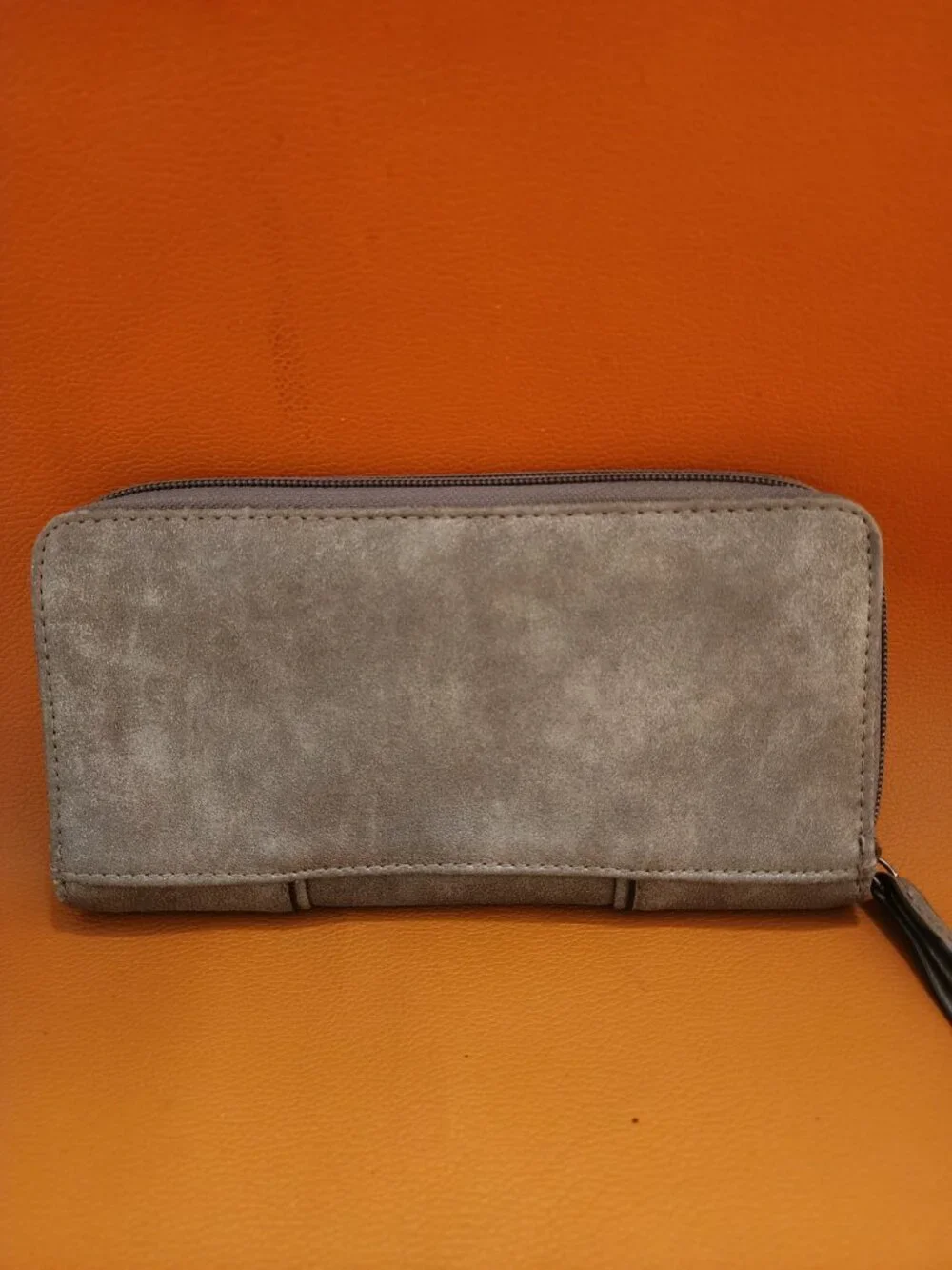 NICOLE MILLER NEW YORK ZIP AROUND WALLET - WILL FIT A 7